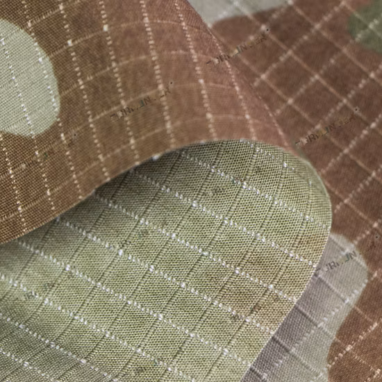 Gute Qualität dreifarbiges Camouflage-Polyester-Camo-Ripstop-Gewebe Großhandel mit Camouflage-bedrucktem Ripstop-Gewebe